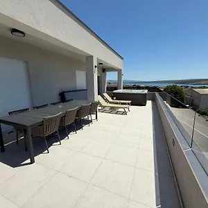 Apartament Madison, Posedarje